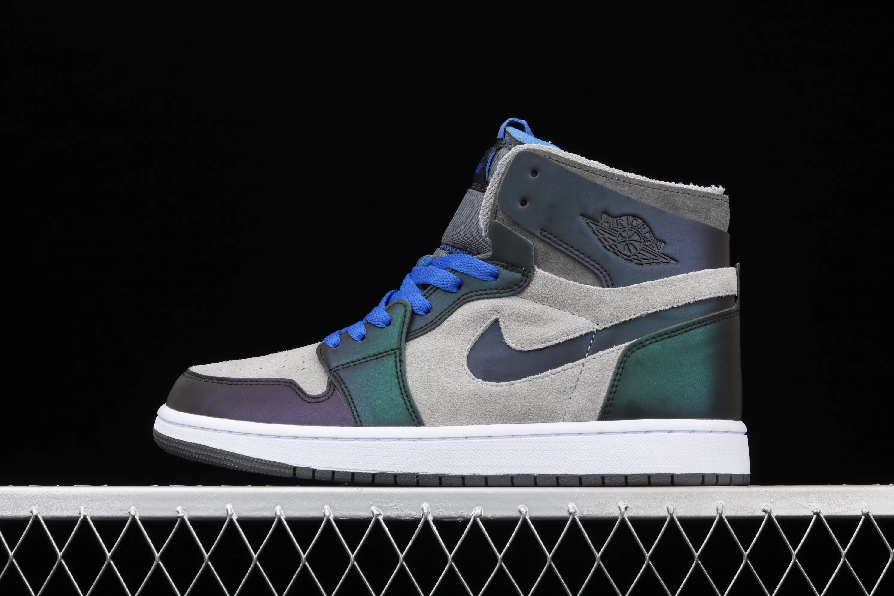 All categories Air Jordan Jordan series basketball shoes Air Jordan 1 High Special offer LPL x Air Jordan 1 Zoom Comfort "Iridescent" AJ1 Joe 1 joint League of Legends theme basketball shoes DD1453-001